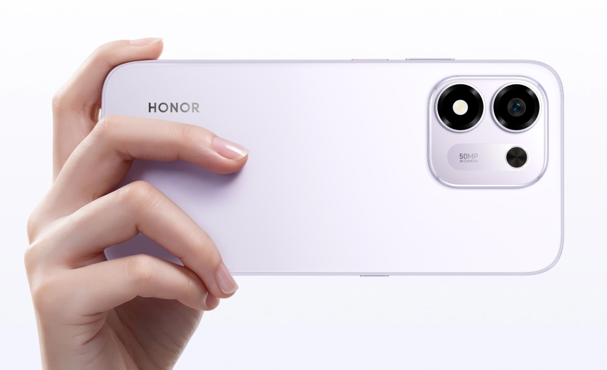 A hand holding the purple Honor Play 11 from the back, showing its camera module and the 50 MP AI Camera marking